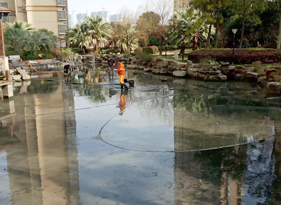 黄圃镇景观池淤泥清理